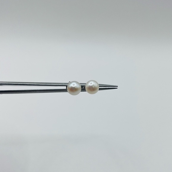 South Sea Pearl Button Earrings - Picture 2 of 4